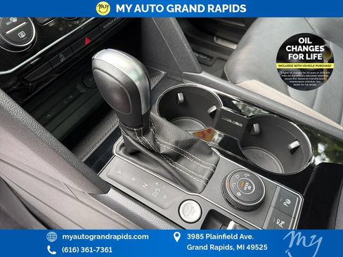 Used 2022 Volkswagen Atlas Cross Sport SEL Premium R-Line AWD/4WD image 24