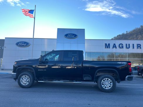 Used 2024 Chevrolet Silverado 2500 LT w/ Convenience Package image 6