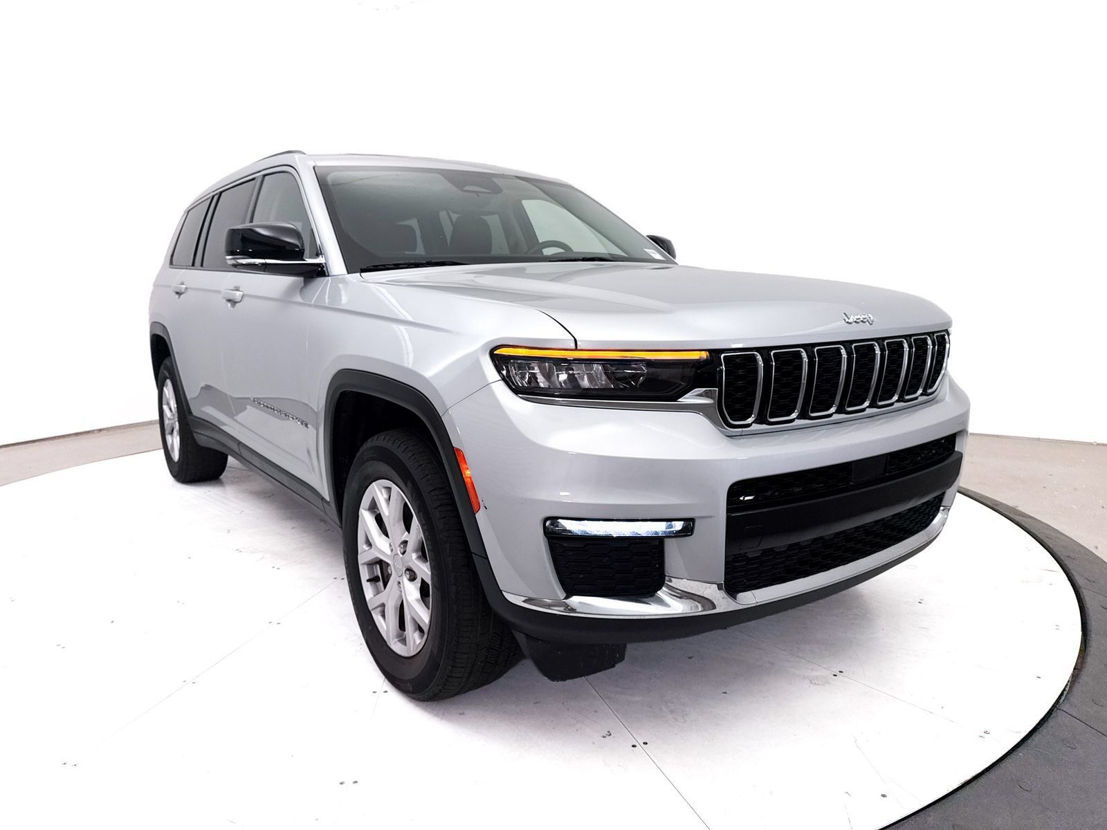 Used 2022 Jeep Grand Cherokee L Limited AWD/4WD image 14