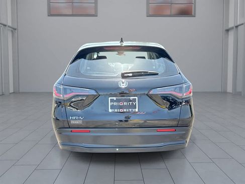 Certified 2023 Honda HR-V LX image 9