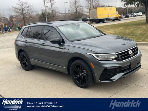 Certified 2023 Volkswagen Tiguan SE R-Line image 1