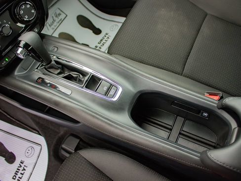 Used 2022 Honda HR-V LX image 26