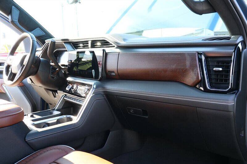 Used 2026 GMC Sierra 3500 Denali Ultimate AWD/4WD image 33