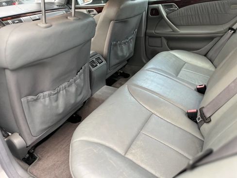 Used 2001 Mercedes-Benz E 320 E 320 4dr Sedan image 17