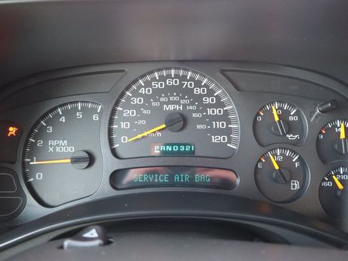 Used 2005 Chevrolet Avalanche Z71 w/ Sun And Sound Package AWD/4WD image 35