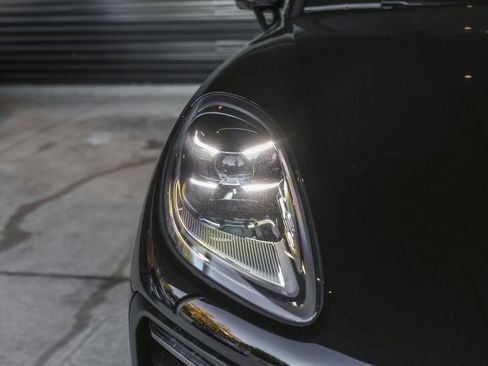 New 2026 Porsche Macan image 11