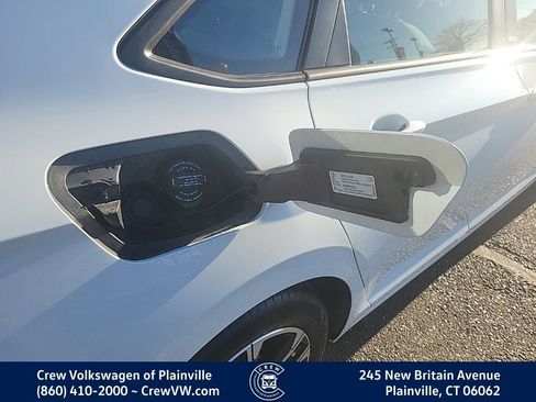 Certified 2025 Volkswagen Jetta Sport image 32