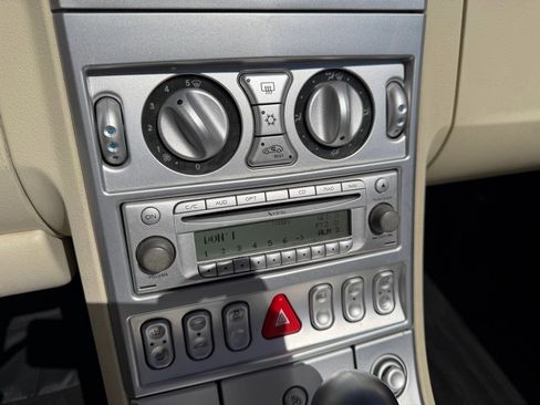 Used 2006 Chrysler Crossfire Limited RWD image 16