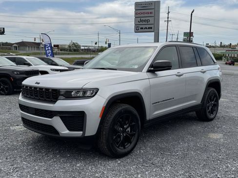 New 2026 Jeep Grand Cherokee Altitude AWD/4WD image 23