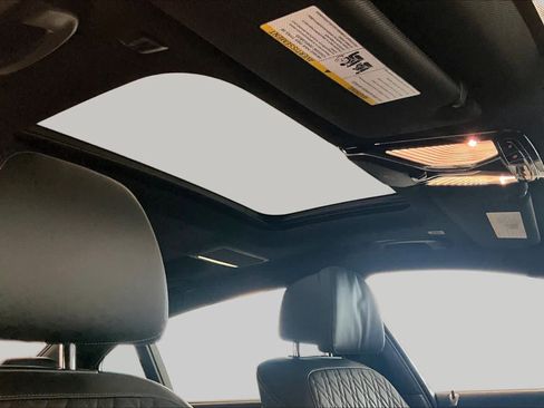Used 2019 BMW 750i w/ Executive Package RWD image 11