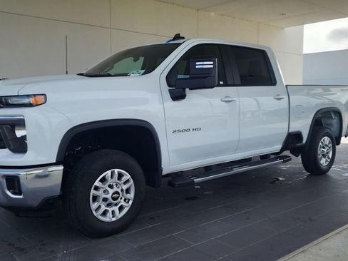 Used 2025 Chevrolet Silverado 2500 LT w/ Convenience Package image 1
