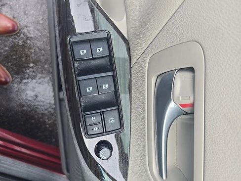 Used 2017 Toyota Sienna XLE w/ XLE Navigation Package FWD image 10
