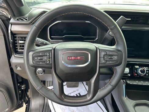 Used 2025 GMC Sierra 2500 AT4 image 31