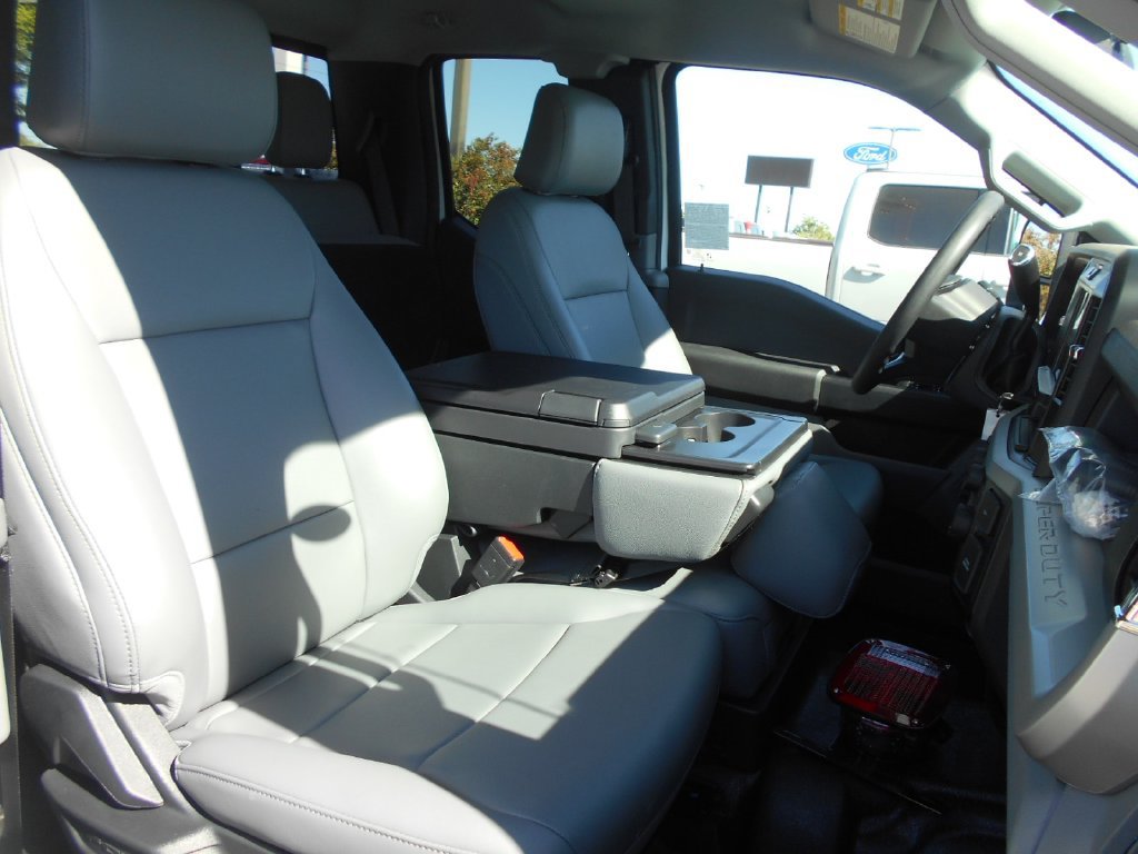 New 2025 Ford F350 XL w/ XL Chrome Package RWD image 2