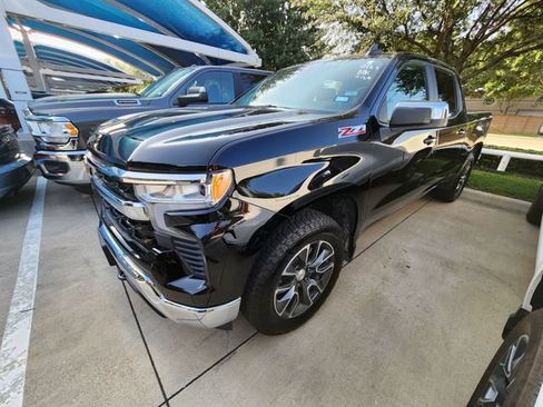 Used 2024 Chevrolet Silverado 1500 LT w/ Z71 Off-Road Package AWD/4WD image 3