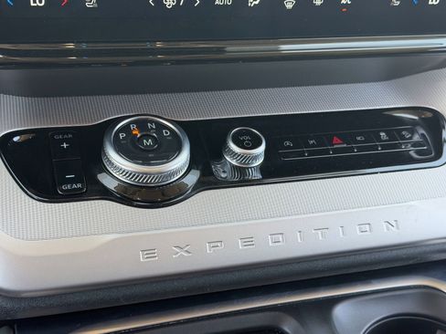 Certified 2025 Ford Expedition Active AWD/4WD image 28