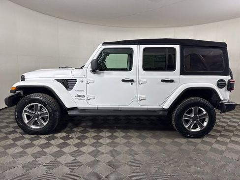 Used 2022 Jeep Wrangler Unlimited Sahara w/ Cold Weather Group image 7