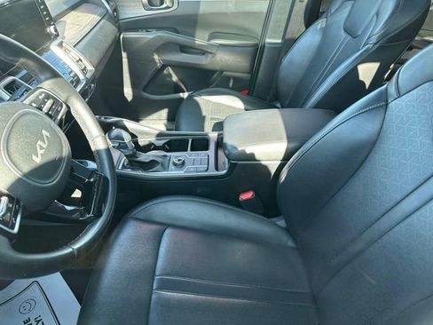Used 2022 Kia Sorento S w/ Panoramic Sunroof Package AWD/4WD image 11