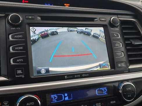 Used 2018 Toyota Highlander Limited Platinum image 30