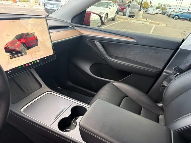 Used 2022 Tesla Model Y Performance AWD/4WD image 24