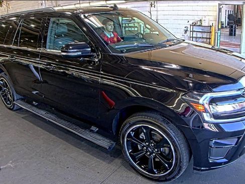Used 2023 Ford Expedition Max Limited AWD/4WD image 3
