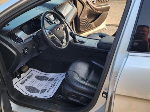 Used 2015 Ford Taurus SEL image 8