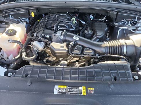 Used 2025 Jeep Grand Cherokee Limited w/ Luxury Tech Group II image 37