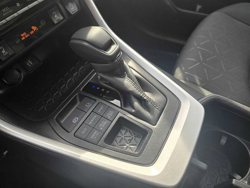 Used 2025 Toyota RAV4 XLE image 29