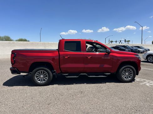 Used 2025 Chevrolet Colorado LT RWD image 6
