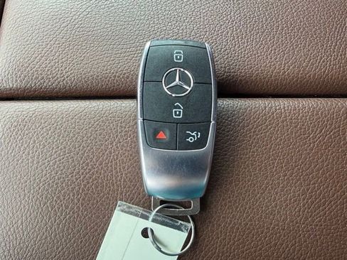 Used 2024 Mercedes-Benz GLE 350 4MATIC image 29