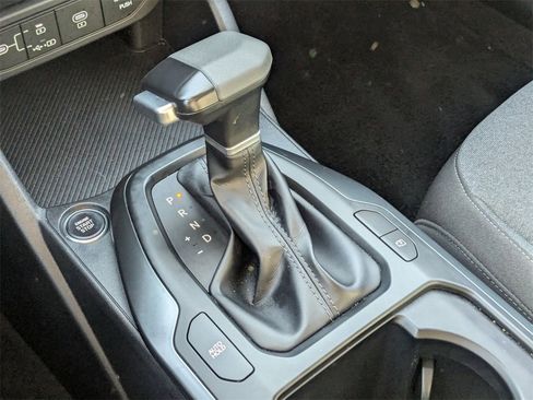 Used 2025 Kia K4 LXS image 19