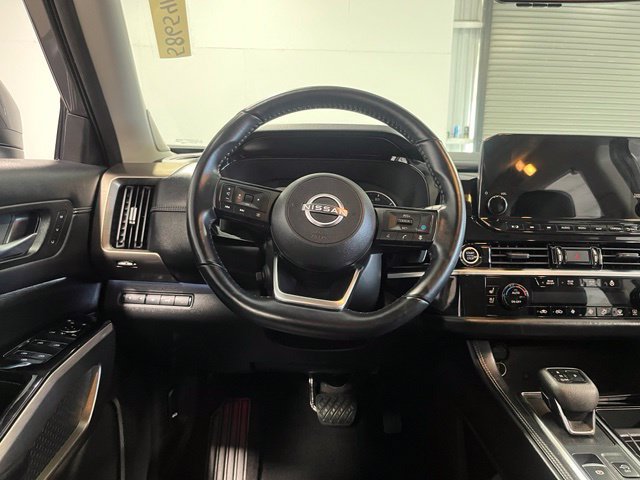 Used 2023 Nissan Pathfinder Platinum w/ Cargo Package FWD image 22