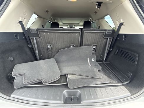 Used 2024 Nissan Pathfinder Platinum w/ Cargo Package AWD/4WD image 27