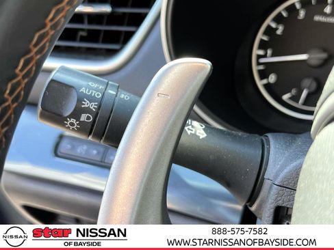 Used 2021 Nissan Maxima SR w/ Sport Mat Group image 22