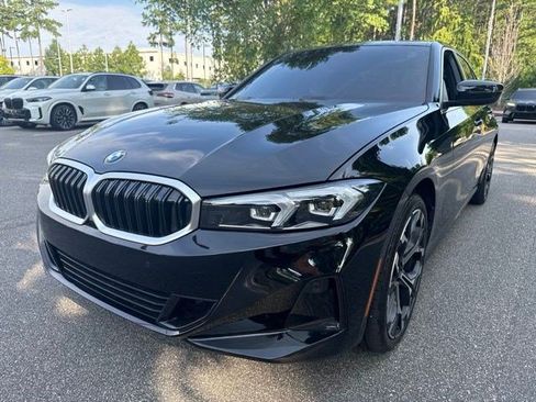 Used 2025 BMW 330i xDrive Sedan w/ Premium Package AWD/4WD image 9
