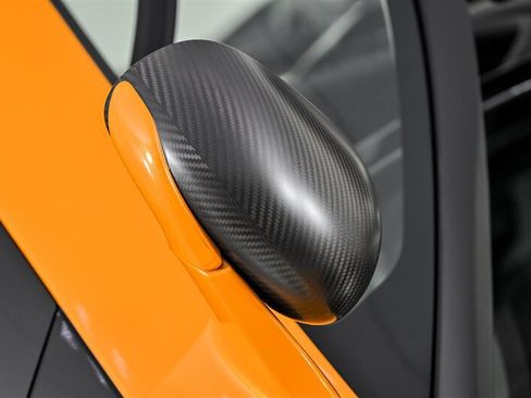 Used 2019 McLaren Senna RWD image 6