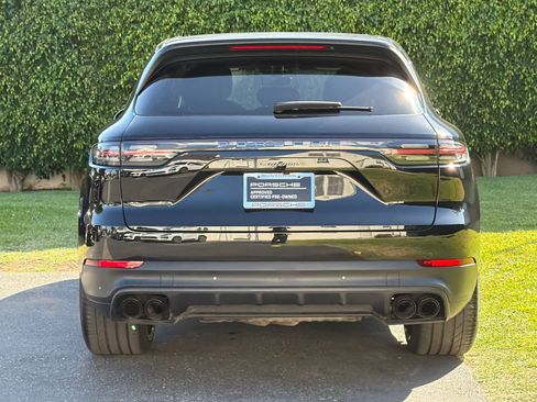 Certified 2023 Porsche Cayenne AWD/4WD image 7