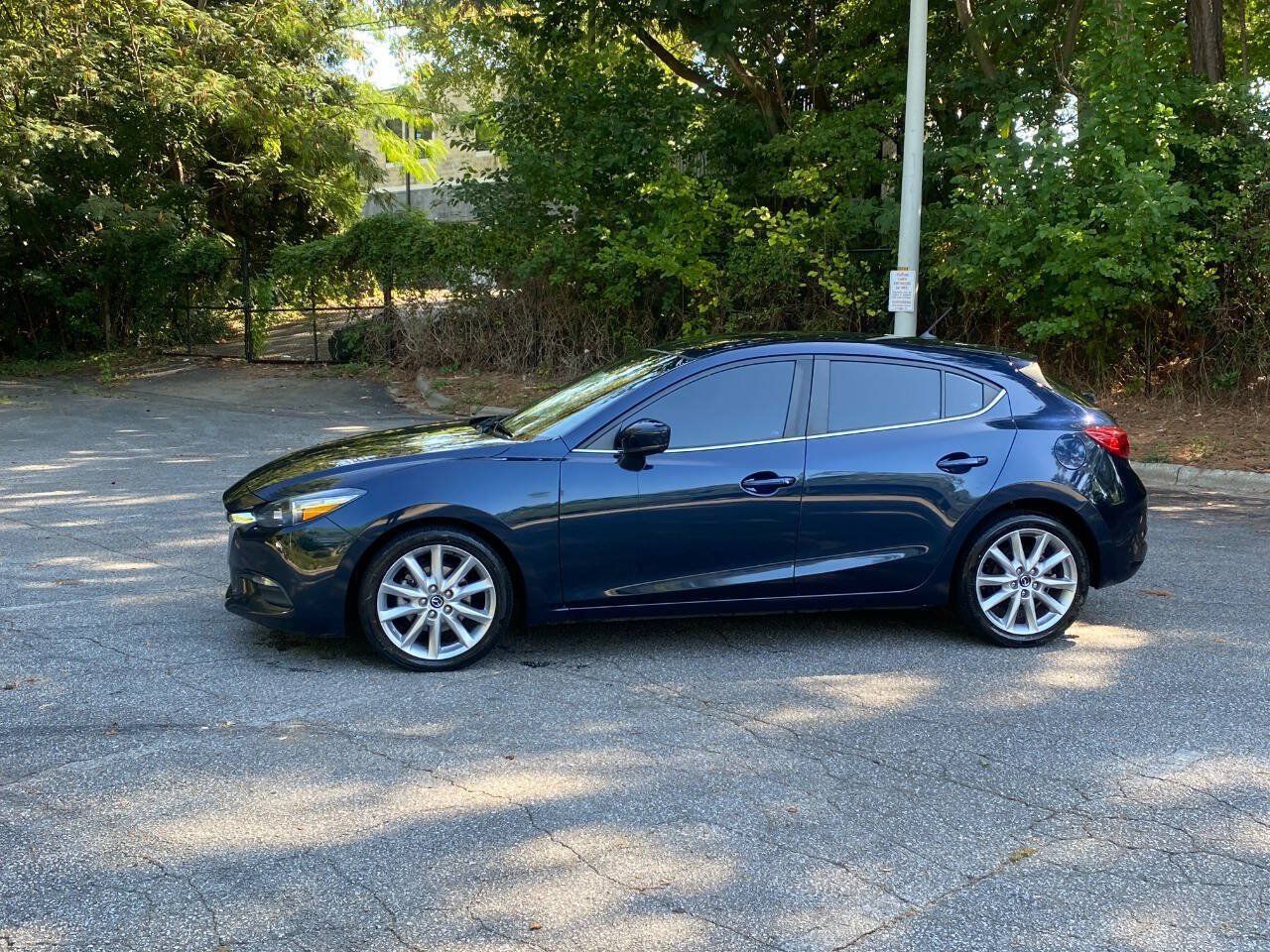 Used 2017 MAZDA MAZDA3 Touring FWD image 8