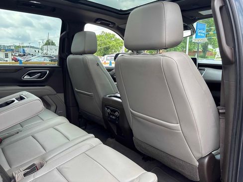 Used 2021 Chevrolet Tahoe Z71 w/ Z71 Signature Package AWD/4WD image 32