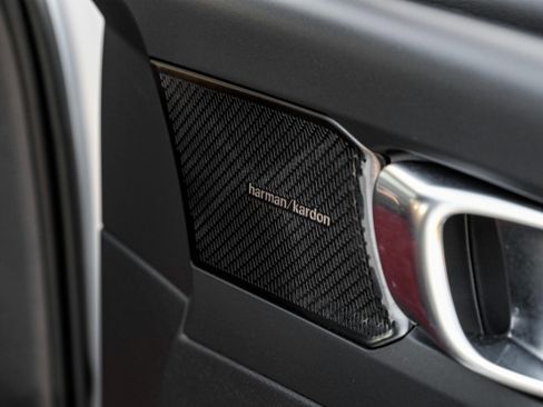 Used 2021 Volvo XC40 T4 R-Design image 48