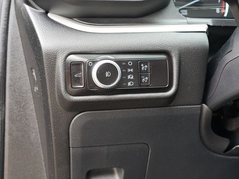 Used 2023 Ford Explorer XLT w/ Equipment Group 202A image 21