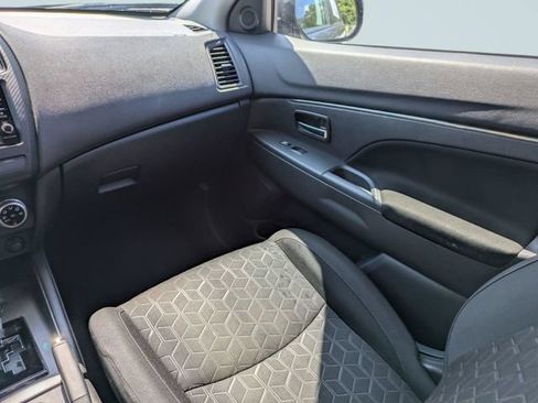 Used 2023 Mitsubishi Outlander Sport ES AWD/4WD image 17