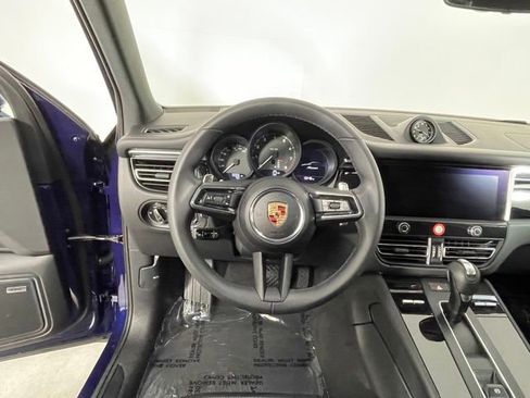 New 2025 Porsche Macan image 38