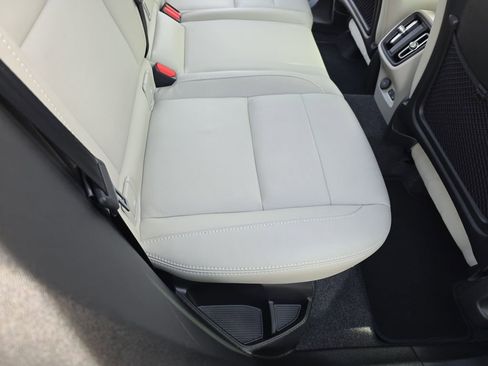 Used 2025 Volvo XC40 B5 Plus w/ Protection Package Premier image 15