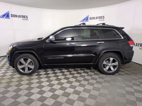 Used 2015 Jeep Grand Cherokee Limited w/ Luxury Group II image 2