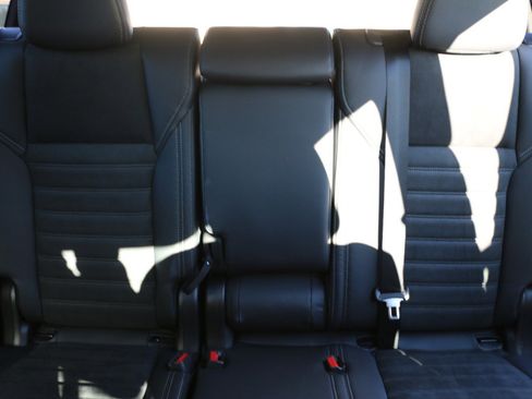 Used 2023 Mitsubishi Outlander SE image 27