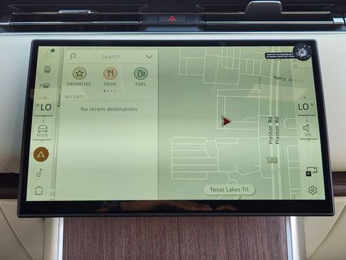 New 2026 Land Rover Range Rover Long Wheelbase SE image 12