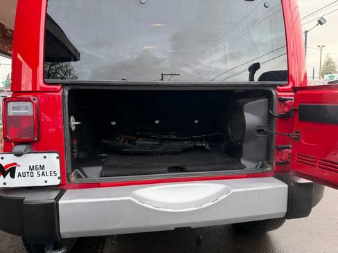 Used 2014 Jeep Wrangler Unlimited Sahara w/ Max Tow Package image 14