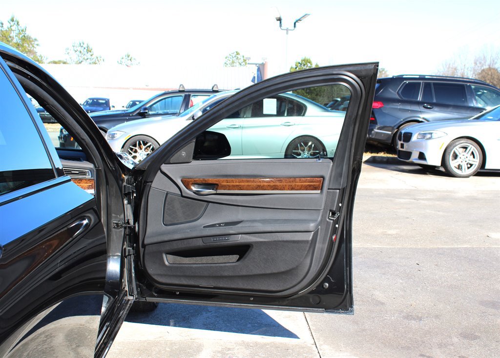 Used 2013 BMW 740Li RWD image 32