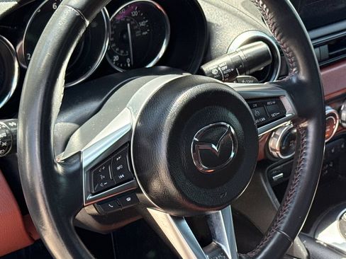 Used 2019 MAZDA MX-5 Miata RF Grand Touring RWD image 29